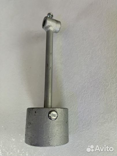 Дверной доводчик и утяжелитель