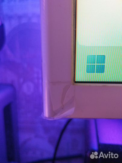 Монитор Samsung 31.5