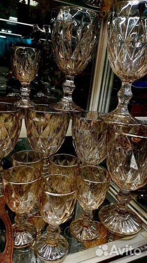 Набор бокалов и рюмок из цветного стекла