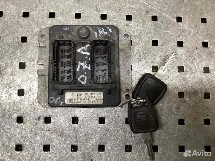 Блок управления двигателем Opel Zafira A