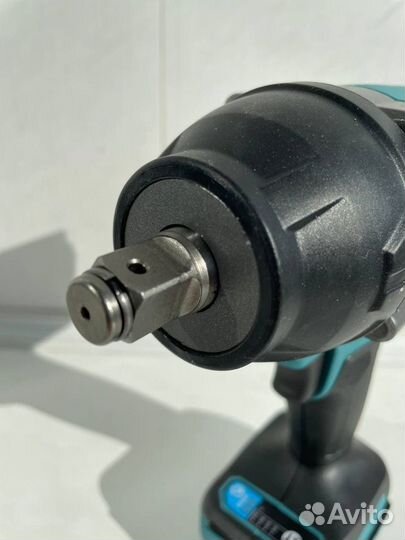 Гайковерт аккумуляторный makita 700 N.m