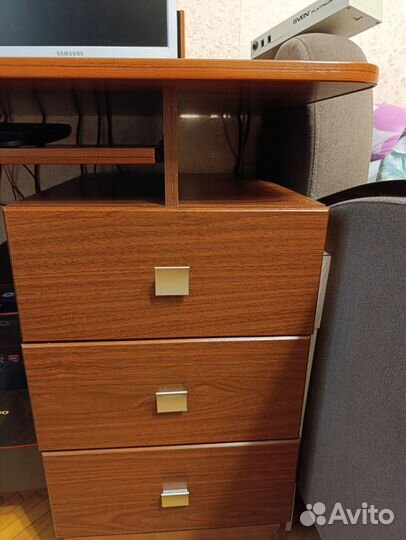 Компьютерный стол