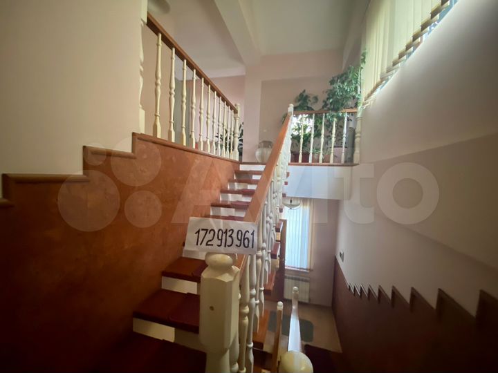 Дом 200 м² на участке 2 сот.