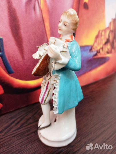 Фарфоровые статуэтки