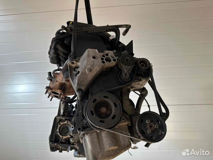 Двигатель Volkswagen Golf 1.6i AEH