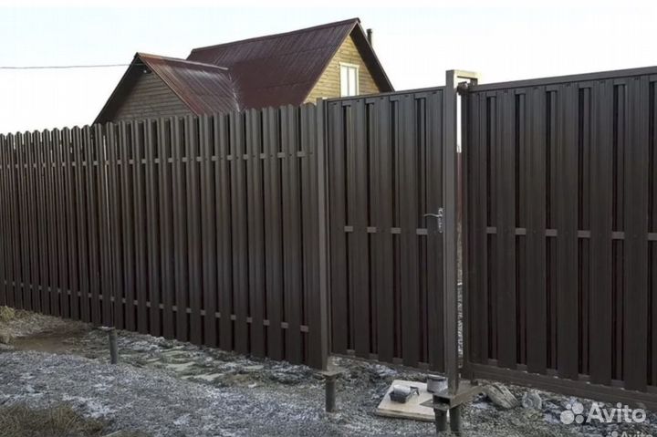 Забор из штакетника