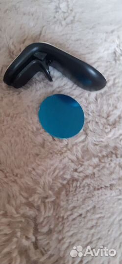 Магнитный держатель для телефона автомобильный