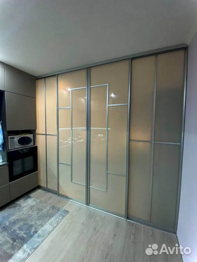 Раздвижная перегородка с матовым стеклом