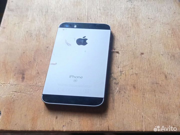 iPhone SE, 32 ГБ