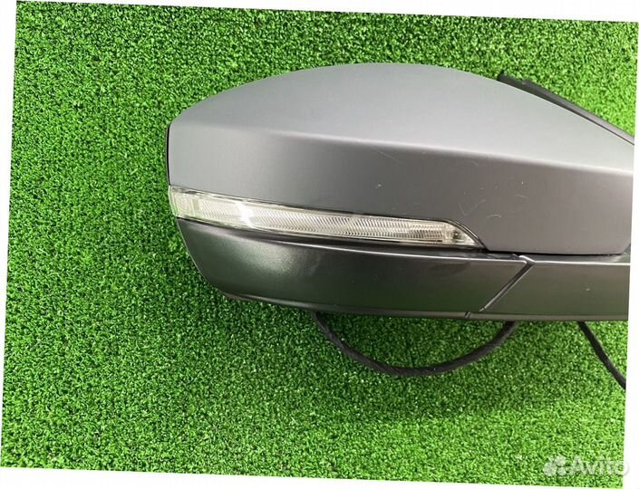 Зеркало правое Октавия А7