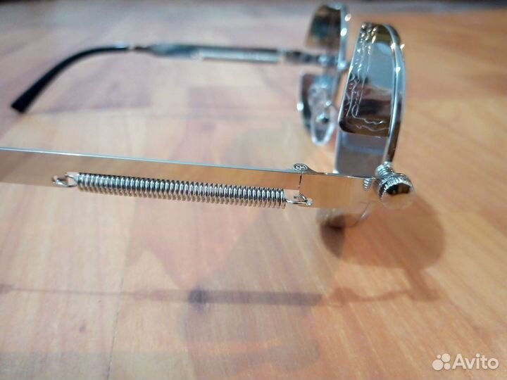 Солнцезащитные очки