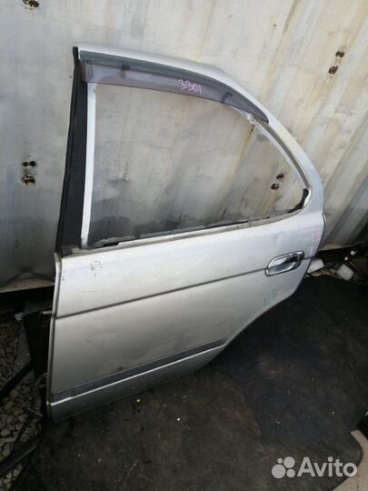 Дверь задняя левая Nissan Sunny FB15