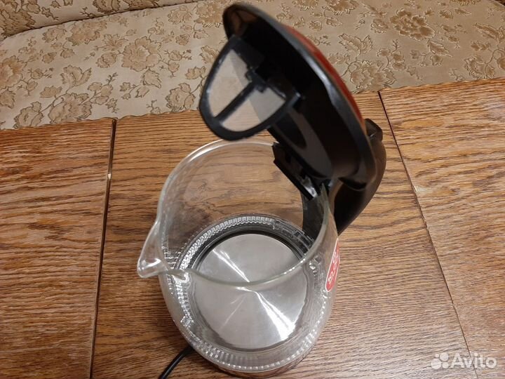 Чайник Scarlett с подсветкой 1.7 литра