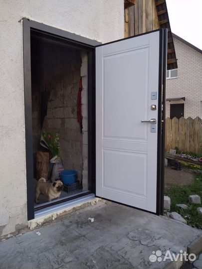 Дверь входная металлическая новая