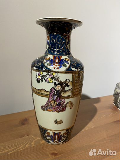 Ваза китайская. Фарфор