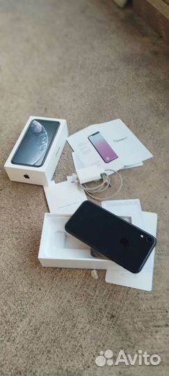 iPhone xr 64gb