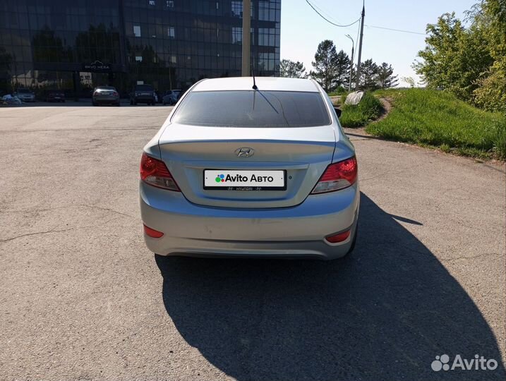 Hyundai Solaris 1.4 AT, 2013, 200 000 км