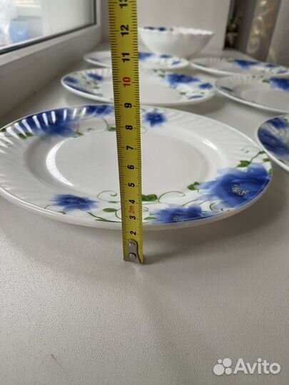 Новый набор тарелок и салатница