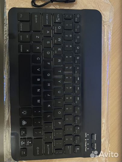 Беспроводная клавиатура с подстветкой RGB и мышь