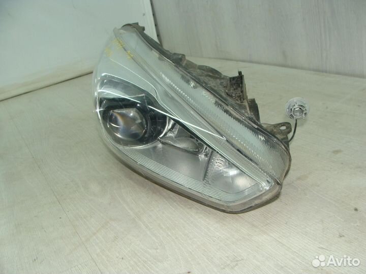 Фара правая Ford Focus