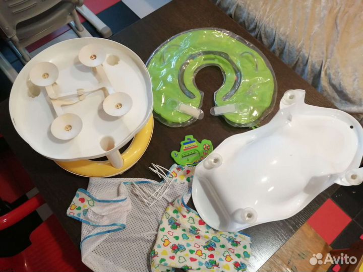 Мелочи для купания, кормления и ухода за малышом