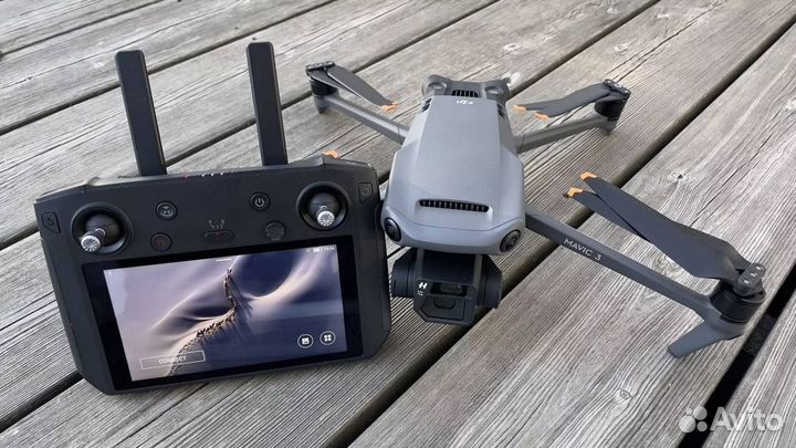 Квадрокоптер DJI Mavic 3 Classic (DJI RC)