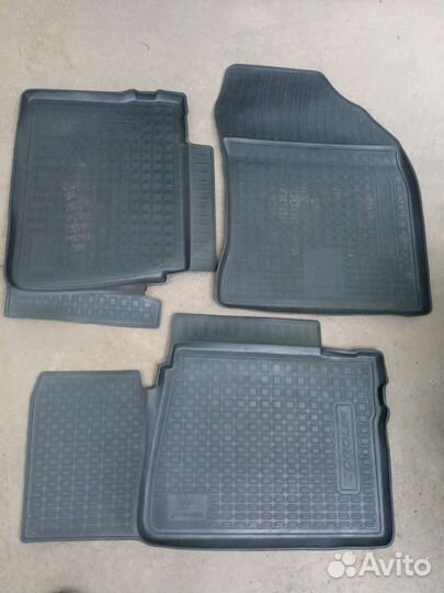 Автомобильные коврики резиновые toyota corolla
