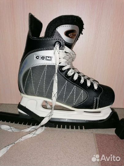 Коньки хоккейные