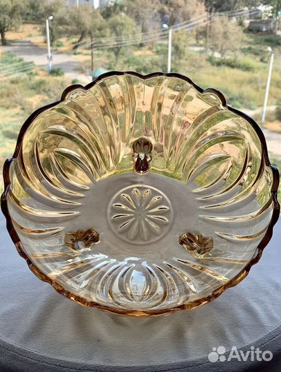 Ваза на ножках цветное стекло