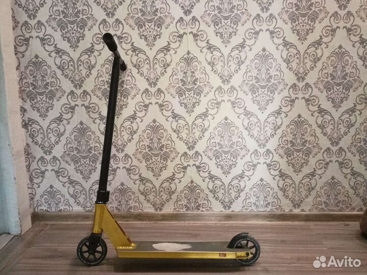 Трюковой самокат district