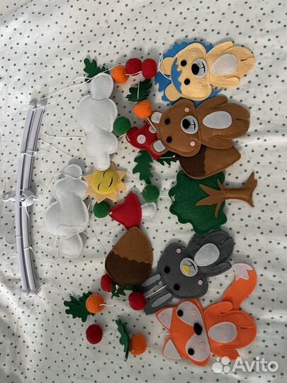 Музыкальный мобиль на кроватку