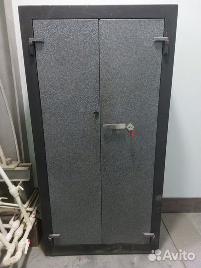 Шкаф металлический