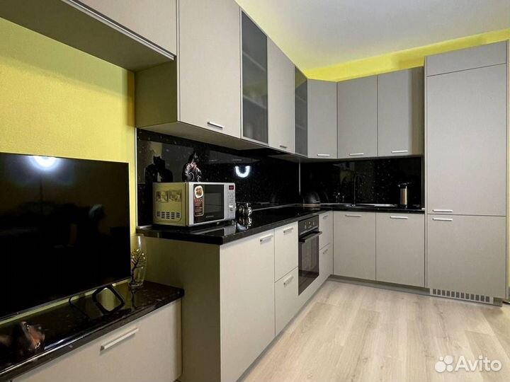 Современный кухонный гарнитур под ключ