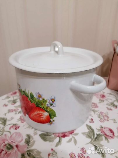 Кастрюля эмалированная с крышкой, 3л