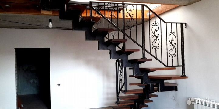 Лестница забежная под ключ