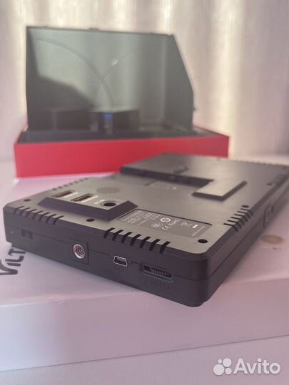 Накамерный монитор Viltrox DC-70 II 4k