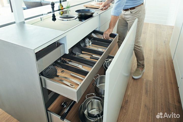 Мебельная фурнитура Blum