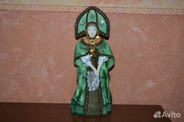 Кукла сувенирная, фарфор,русский костюм 19 век