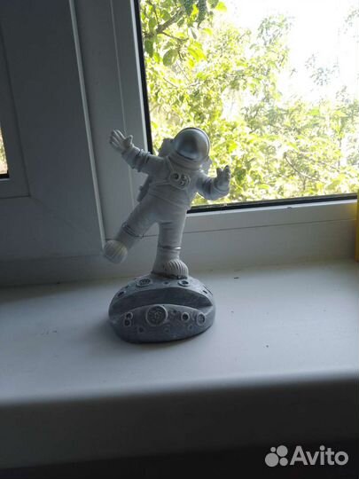 Подставка для телефона космонавт