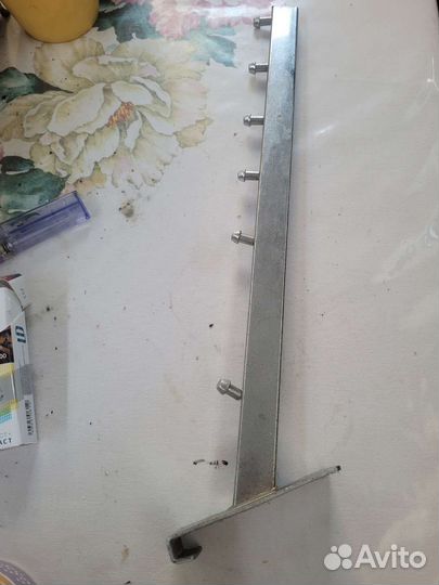 Крючки, кронштейны для сетки