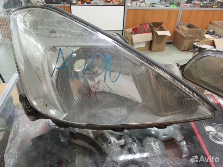 Фара Toyota Allion L