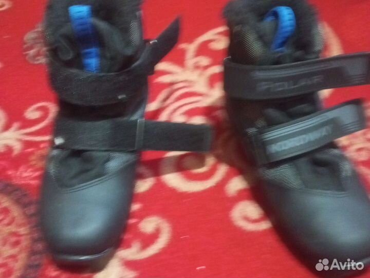 Лыжные ботинки