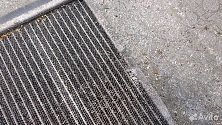 Радиатор охлаждения двигателя Peugeot 208