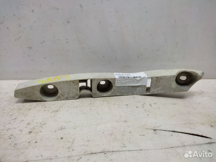 Кронштейн бампера передний правый Ford Focus 2 CB4