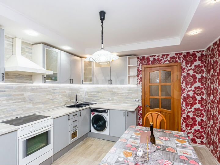 4-к. квартира, 111 м², 6/9 эт.