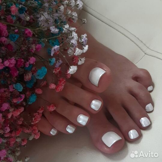 Маникюр и педикюр