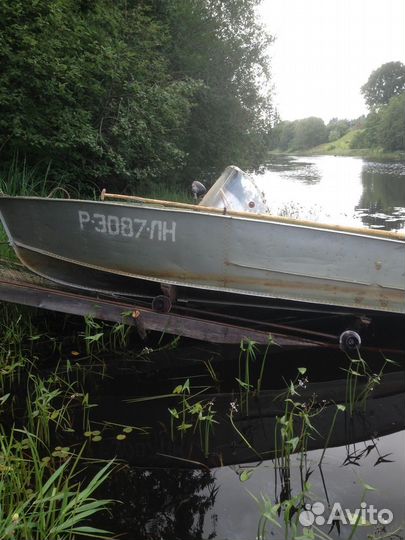 Лодка с мотором