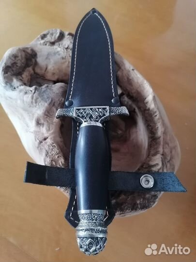 Нож из дамасской стали