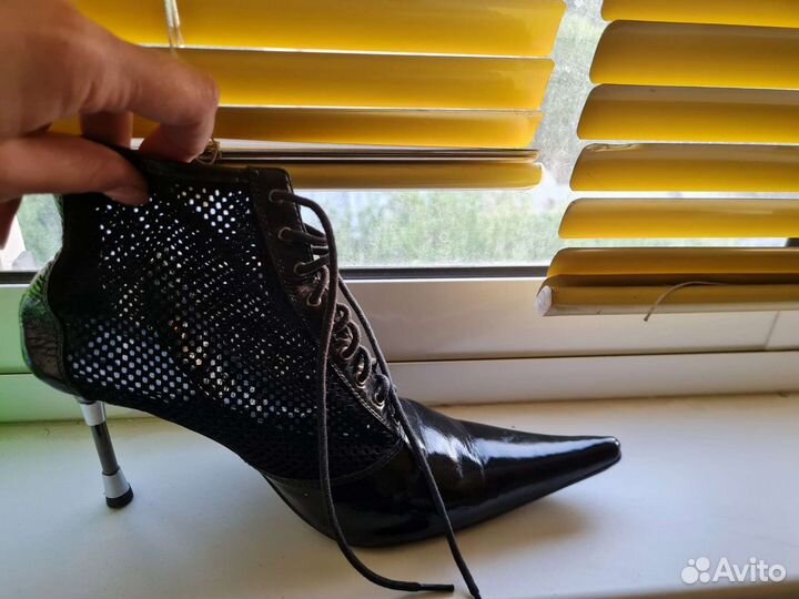 Туфли ботильоны Италия 36 р лак натуральный