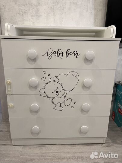 Детская кроватка и пеленальный комод